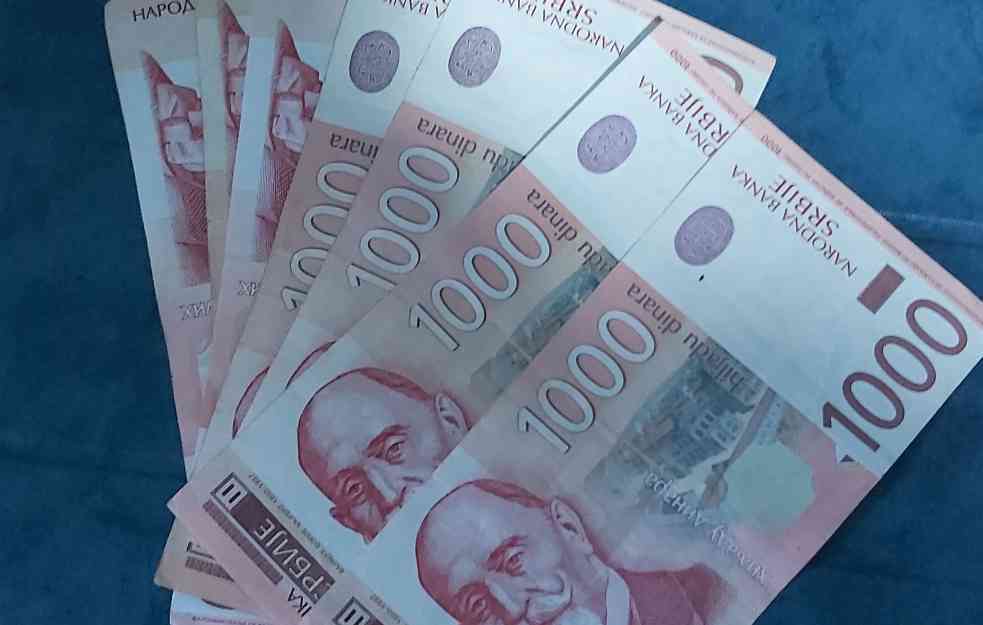 Neznatna promena u odnosu na sredu: Ovo je današnji zvanični srednji kurs dinara 