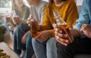 ŠTEDE NA ALKOHOLU: 70 odsto britanskih pabova sipa pivo i vino manje od propisane količine