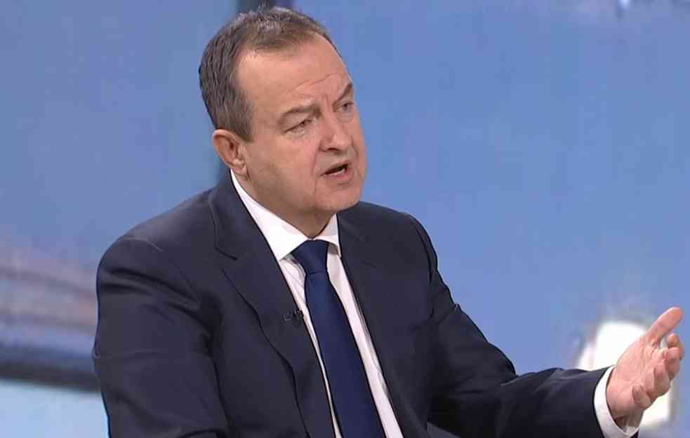 Dačić: MUP izdao nalog za hapšenje policajca koji je napao srpskog maturanta u Kosovskoj Mitrovici