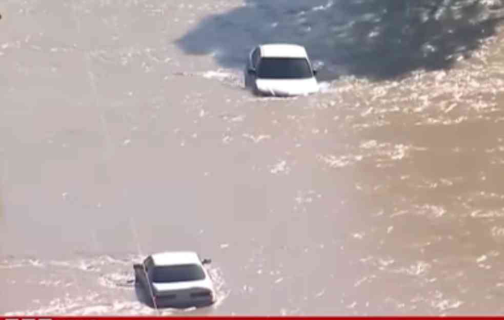 Snažne poplave pogodile su Novi Južni Vels: Stotine ljudi evakuisano (VIDEO)