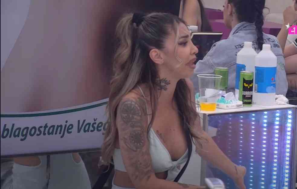 Aneli Ahmić grca u suzama zbog ćerke: Ne želim da je vidim!