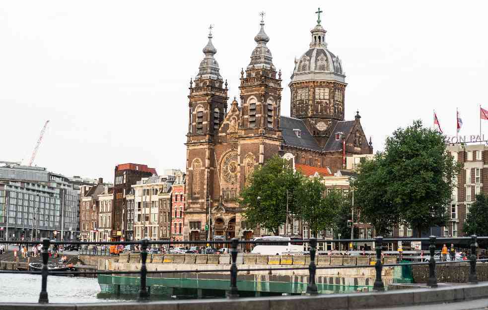 Amsterdam uvodi anketu za turiste pre posete