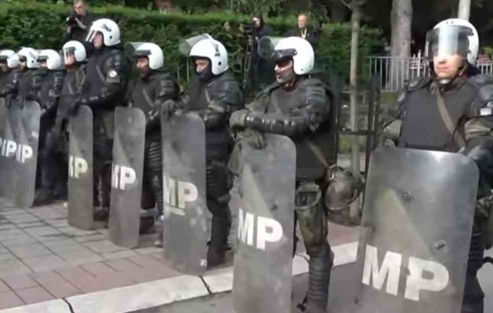 MUP SRBIJE: Privedena četvorica pripadnika tzv. kosovske policije, jedan zadržan 