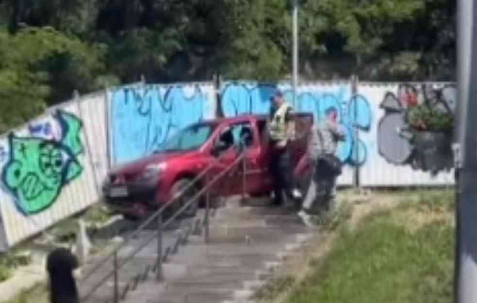 Gde drugde nego u Beogradu: Stepenicama do auto - puta