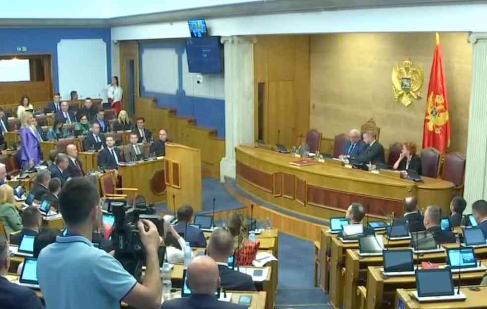 Demokratska narodna partija suspendovala podršku Vladi Crne Gore
