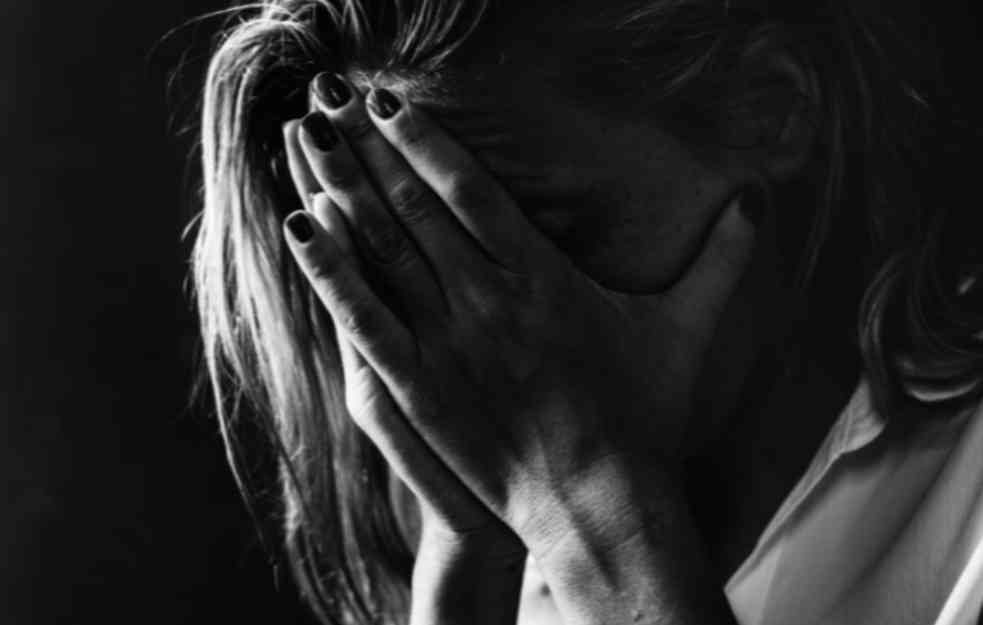 Užas kod Kruševca: Silovao bivšu devojku (19), slomio joj nos! Udarao je pesnicama i telefonom po licu