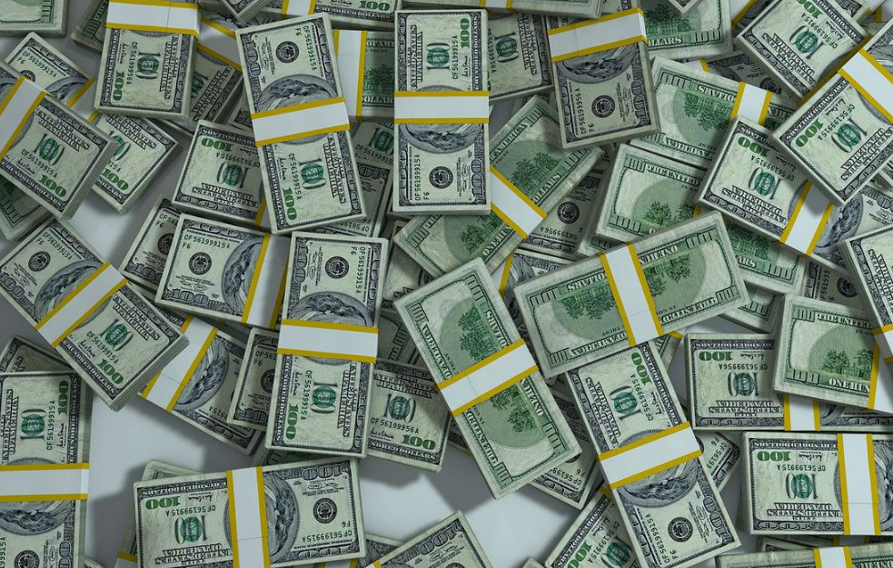 Američki dolar gubi trku