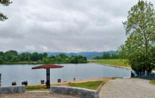GRUŽANSKO JEZERO I CENA NOĆENJA: Šumadijsko more sve popularnije