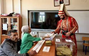 SKANDALOZNO: 
