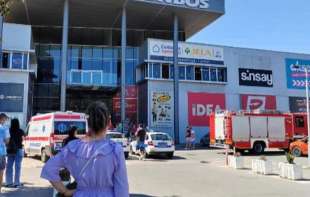 Užas u Beogradu! Pao krov u tržnom centru!