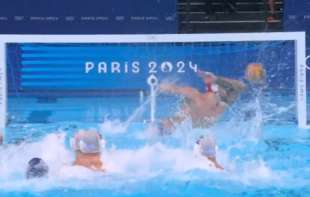 NAŠI <span style='color:red;'><b>VATERPOLISTI</b></span> U POLUFINALU OLIMPIJSKIH IGARA: Srbija pobedila Grčku golom Jakšića u poslednjoj sekundi! (VIDEO, FOTO)