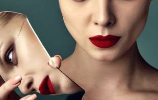<span style='color:red;'><b>Avon</b></span> podneo zahtev za bankrot u SAD
