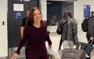Latinoamerička glumica stigla u Srbiju: <span style='color:red;'><b>Kasandra</b></span> dočekana na aerodromu