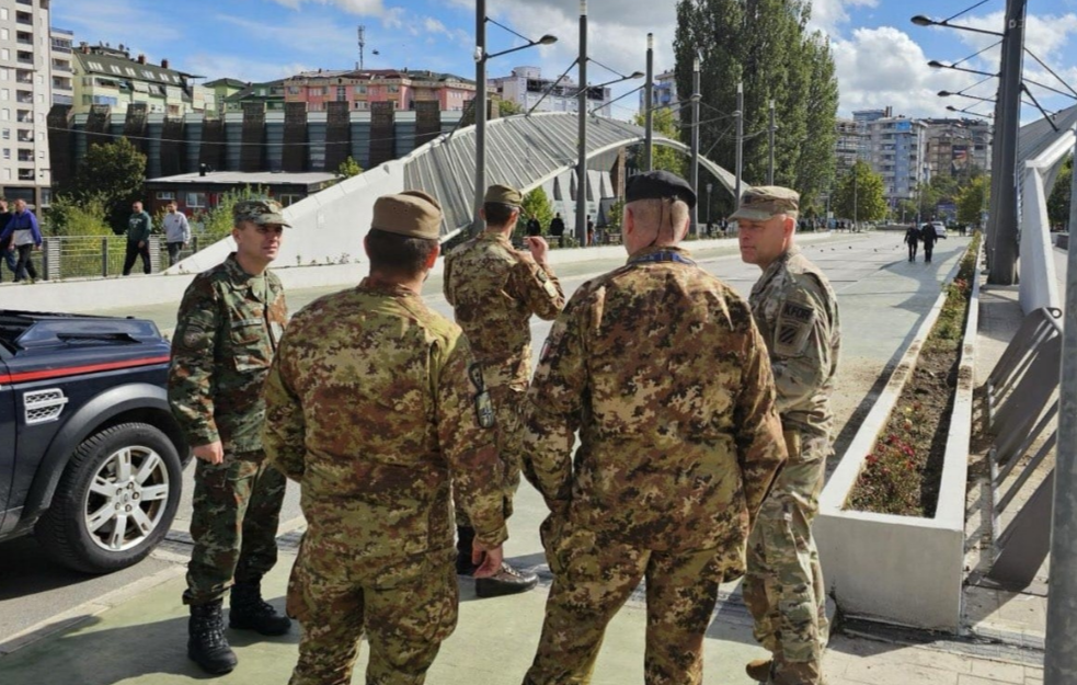 <span style='color:red;'><b>Oficir</b></span>i štaba NATO-a za brzo reagovanje obišli sever Kosmeta (FOTO)