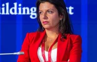 SIMONJAN: Zašto Letoniji treba da i žene služe <span style='color:red;'><b>vojni rok</b></span>?