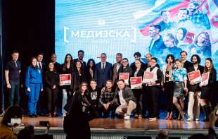 <span style='color:red;'><b>Zahvalnost</b></span> Rusije bratskoj Srbiji: Poruka Zaharove na zatvaranju Medijske škole u Beogradu