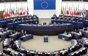 EUobserver: EU da preispita da li je politika prema Vučiću u skladu sa njenim vrednostima i zauzme stav