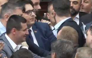 Da li je <span style='color:red;'><b>tuča u Skupštini</b></span> režirana: Da će do haosa doći znalo se još pre dva dana, kome sve ovo odgovara?