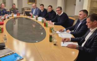 Dušmanima poslata jasna poruka: Vučić sa vojnim vrhom i <span style='color:red;'><b>šefovi</b></span>ma vojnih službi