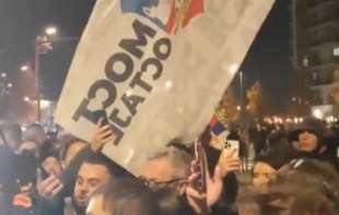 Blokada Beograda na vodi: <span style='color:red;'><b>Batinaš</b></span>i nasnuli na aktiviste i opozicionare (VIDEO)