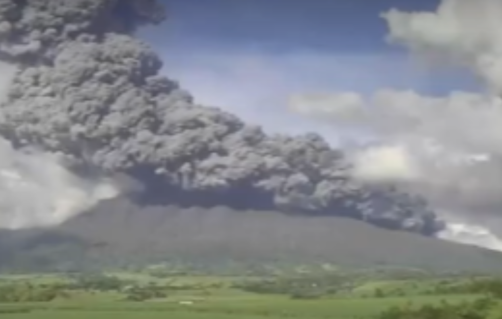 Aktivirao se vulkan Kanlaon na Filipinima: Dim i pepeo svuda (VIDEO)
