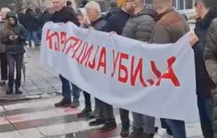 Opozicioni poslanici pokušali da upadnu na skup u <span style='color:red;'><b>Metropol</b></span>u: Dačić zbog opozicionara izašao na sporedni izlaz