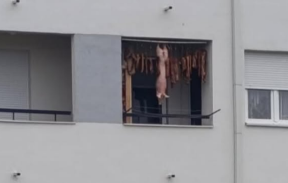 OVO SE NE VIĐA SVAKI DAN: Novosađanin suši meso na sred terase (FOTO)