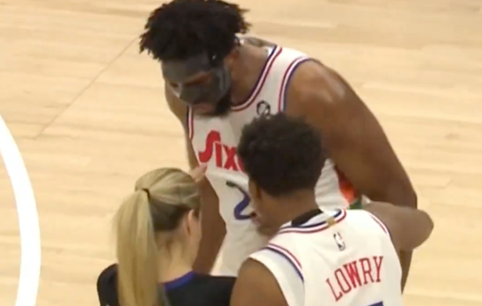 Incident u NBA: Embid se upustio u sukob sa sudijom, saigrači intervenisali