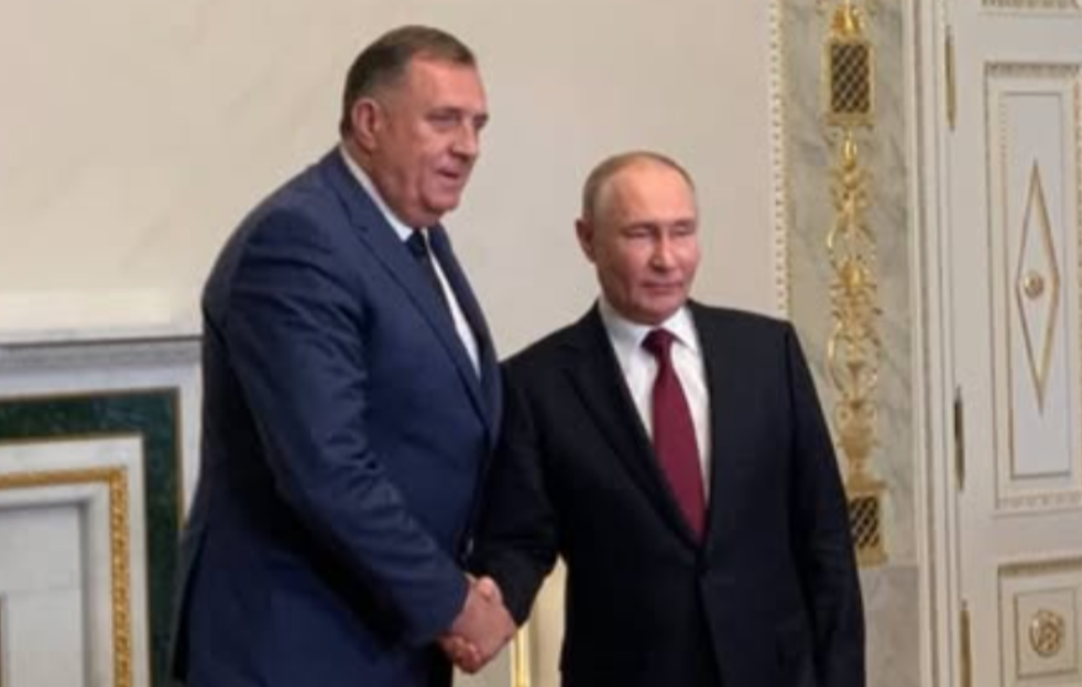 "Želim Vam zdravlje i sve najbolje": Putin čestitao Dodiku Božić i Novu godinu