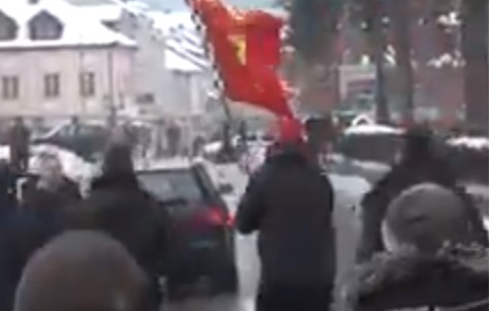 Umalo tragedija na protestu: 
