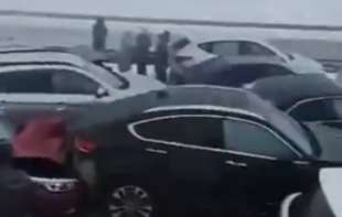 Skoro 100 automobila u lančanom sudaru (VIDEO)