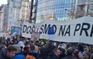  Studenti održali protest <span style='color:red;'><b>ispred zgrade</b></span> BIA u Novom Sadu: 
