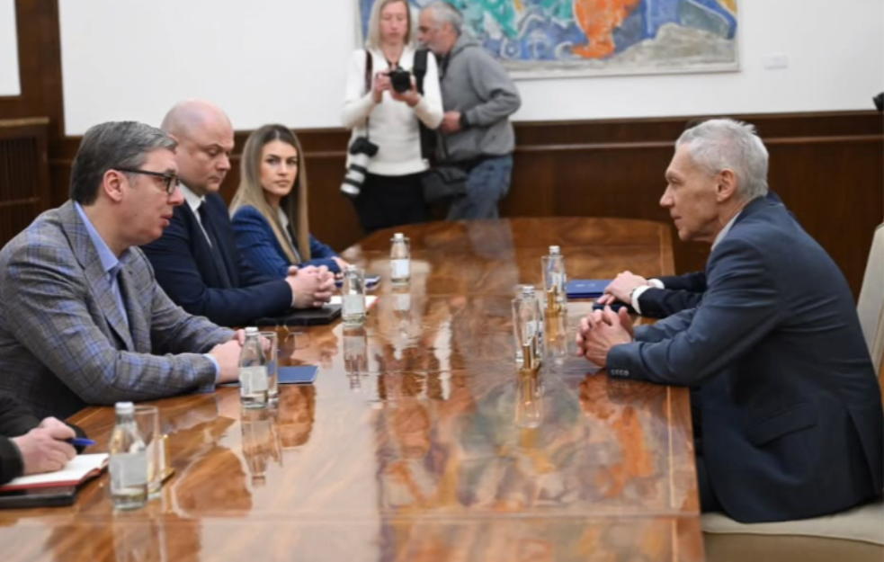 Traži se rešenje za NIS: Vučić se sastao sa ambasadorom Rusije: 