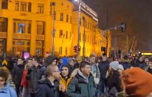 „Ne plašimo se“: Ispred Pravnog fakulteta održan <span style='color:red;'><b>skup podrške</b></span> napadnutim studentima 