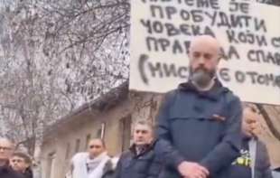 <span style='color:red;'><b>Podrška studentima</b></span> sa Kosova i Metohije: Petnaest minuta tišine po prvi put u Kosovskoj Mitrovici