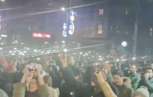 Završen skup studenata ispred RTS-a: Deo zaposlenih se pridružio protestu, zgrada bila puna policije (VIDEO)