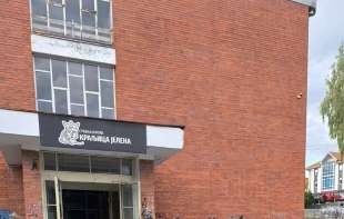 Učenici u Raški odali počast žrtvama, direktorka odgovorila rečima: Srednja škola nije obavezna