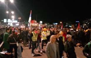 Noć na Autokomandi: <span style='color:red;'><b>Glas javnosti</b></span> vam prenosi deo atmosfere velikog studentskog protesta (FOTO, VIDEO)