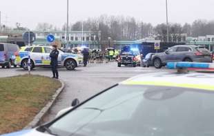 U pucnjavi u školi za odrasle u Švedskoj ubijeno najmanje 11 osoba, među njima i napadač