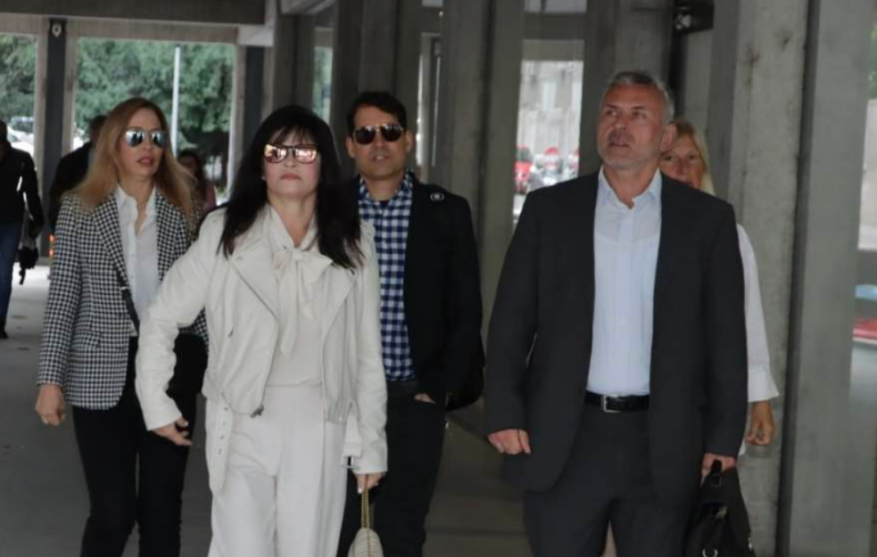 Vanbračni sin Miroslava Ilića KUPIO NEKRETNINU U AMERICI: Ovako izgleda Devinov dom - visoki plafoni, kamin i beli nameštaj