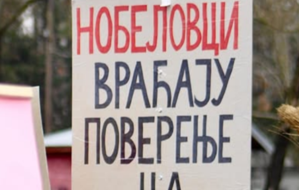 <span style='color:red;'><b>Nišlije</b></span> priredile veličanstven doček za studente koji su pešačili do Kragujevca