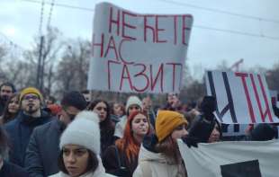 PRAVO GOSTOPRIMSTVO I MEŠETARENJA: Nišlije nude <span style='color:red;'><b>smeštaj</b></span> učesnicima protesta, upozoravaju na zloupotrebe