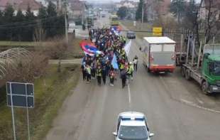 Ne stišavaju se protesti širom Srbije: Studenti iz Čačka krenuli <span style='color:red;'><b>peške</b></span> ka Nišu, Bujanovčani stugli do Vranja (VIDEO)