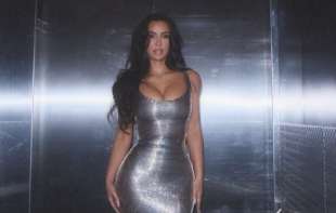 Ovako je Kim Kardašijan izgledala pre svih <span style='color:red;'><b>operacija</b></span>