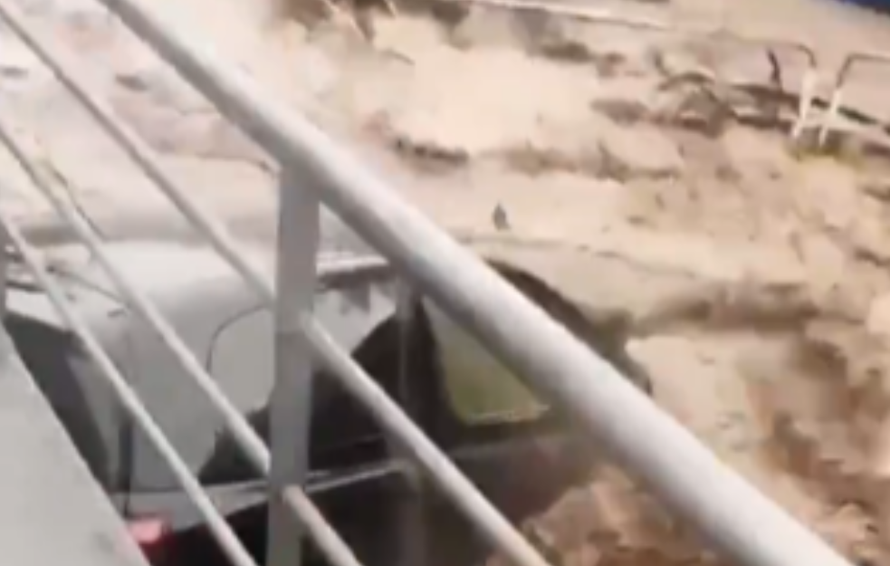 APOKALIPSA U ŠPANIJI: Bujica nosi sve pred sobom (VIDEO)