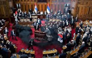 <span style='color:red;'><b>OEBS</b></span> najoštrije osudio nasilje na današnjoj sednici Parlamenta