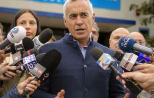 Zapad ga ne želi zbog suverenističkog stava: Kalin Đorđesku najavio <span style='color:red;'><b>povlačenje</b></span> iz politike
