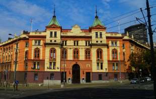 <span style='color:red;'><b>Vlada Srbije</b></span> poklonila i Kasarnu Sedmog puka Trampovom zetu