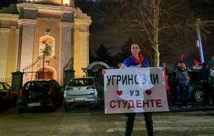 <span style='color:red;'><b>Ugrinovci</b></span> dočekuju studente: Meštani otvorili svoje domove (FOTO, VIDEO)