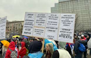 Beogradski centar za bezbednosnu politiku: <span style='color:red;'><b>Upotreba</b></span> „zvučnog topa“ protiv demonstranata je nezakonita demonstracija sile